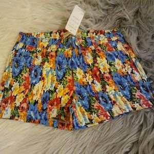 New Floral Short Shorts